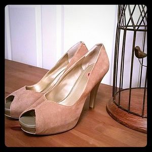 Nine West pumps